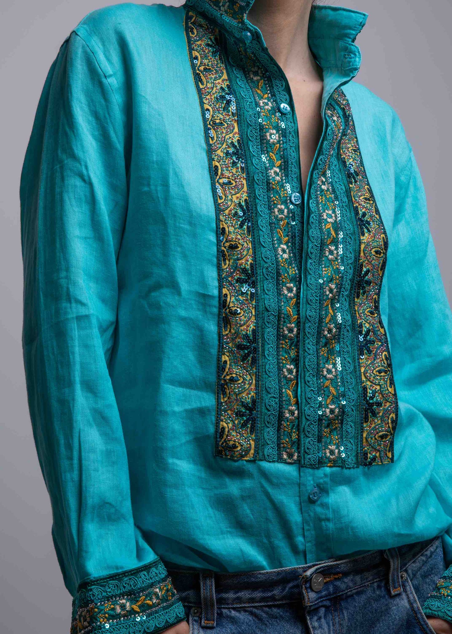 Linen shirt embroidered