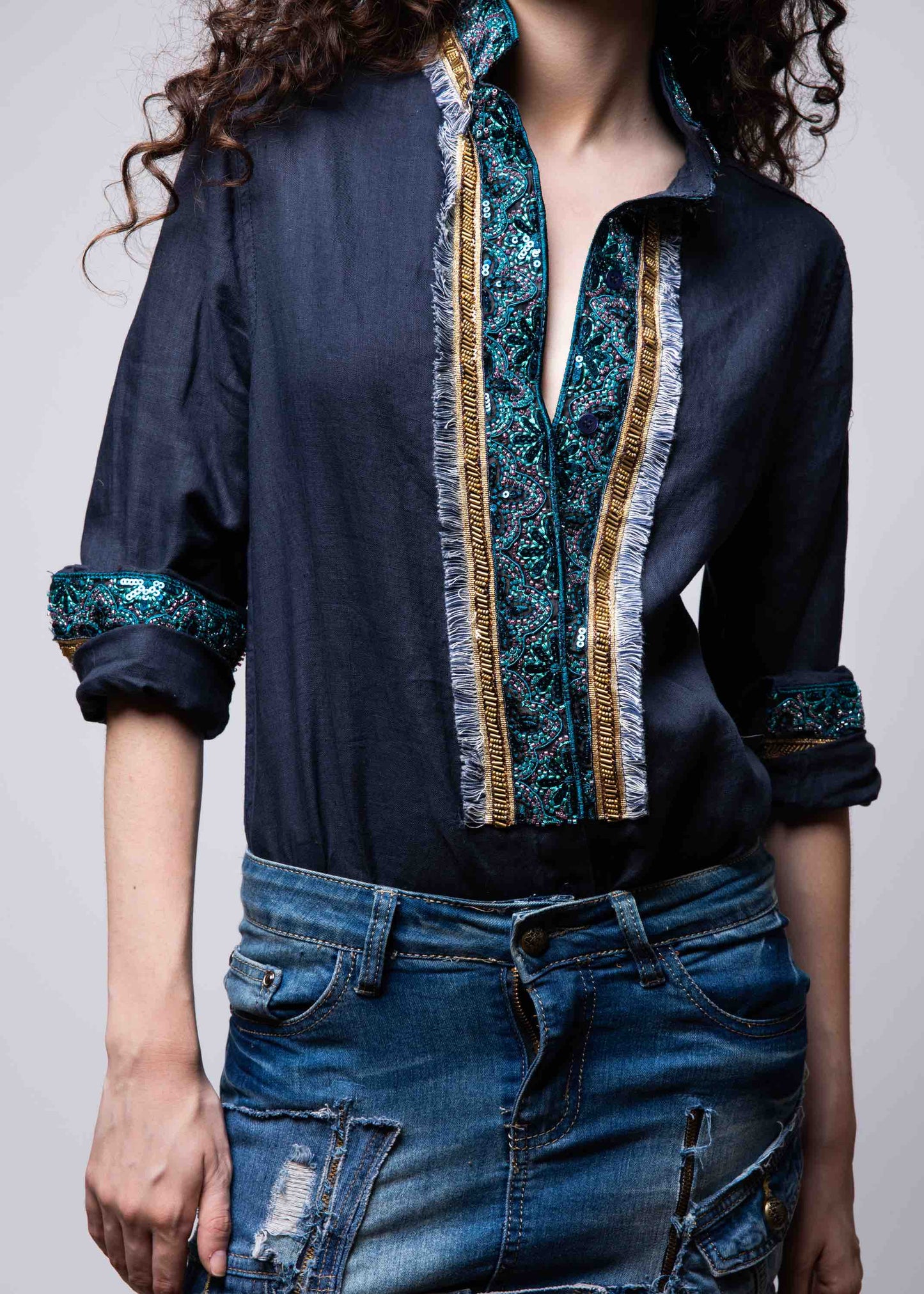 Linen shirt embroidered