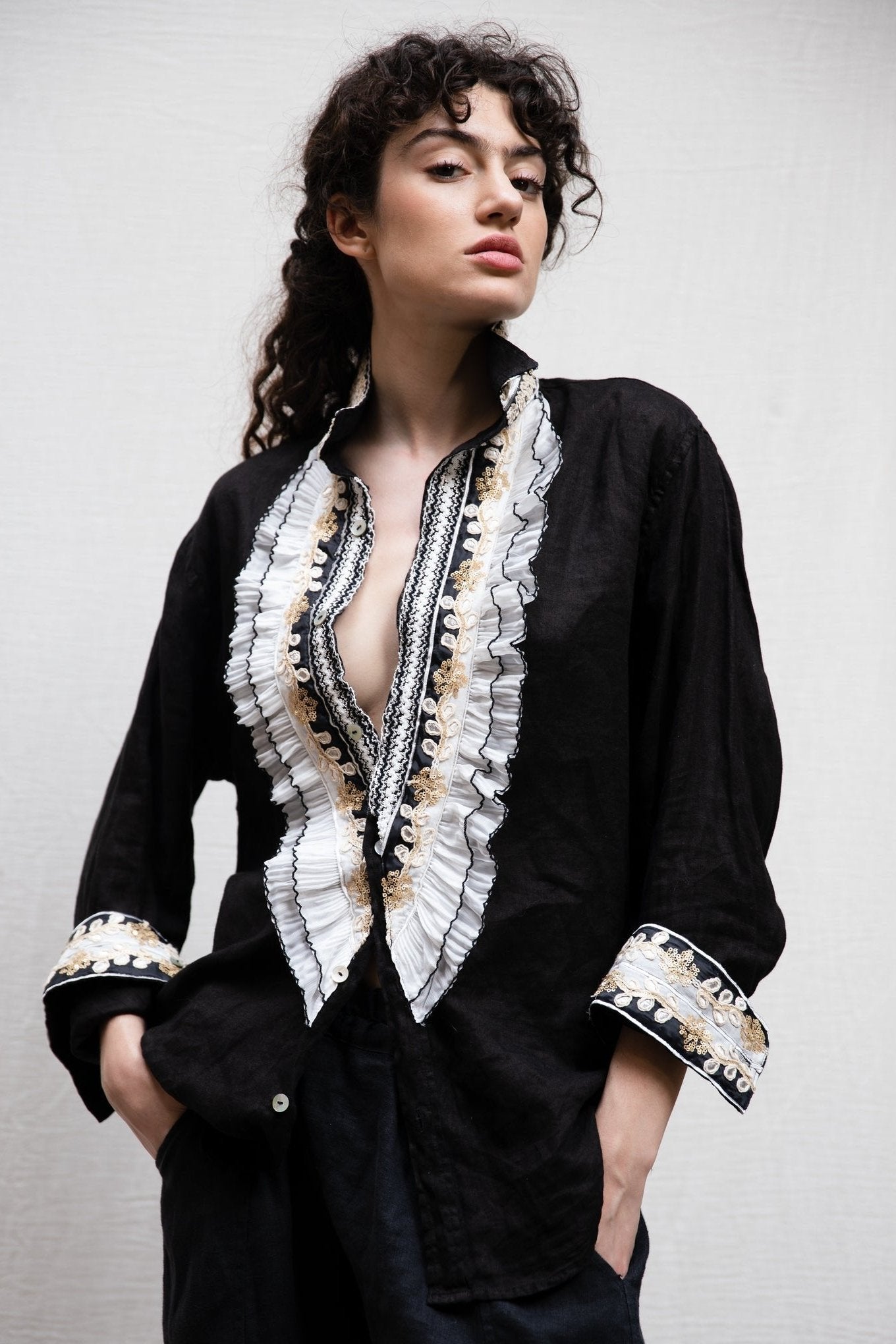 DSM.135 Black linen shirt with embroideries and white cotton ruffles