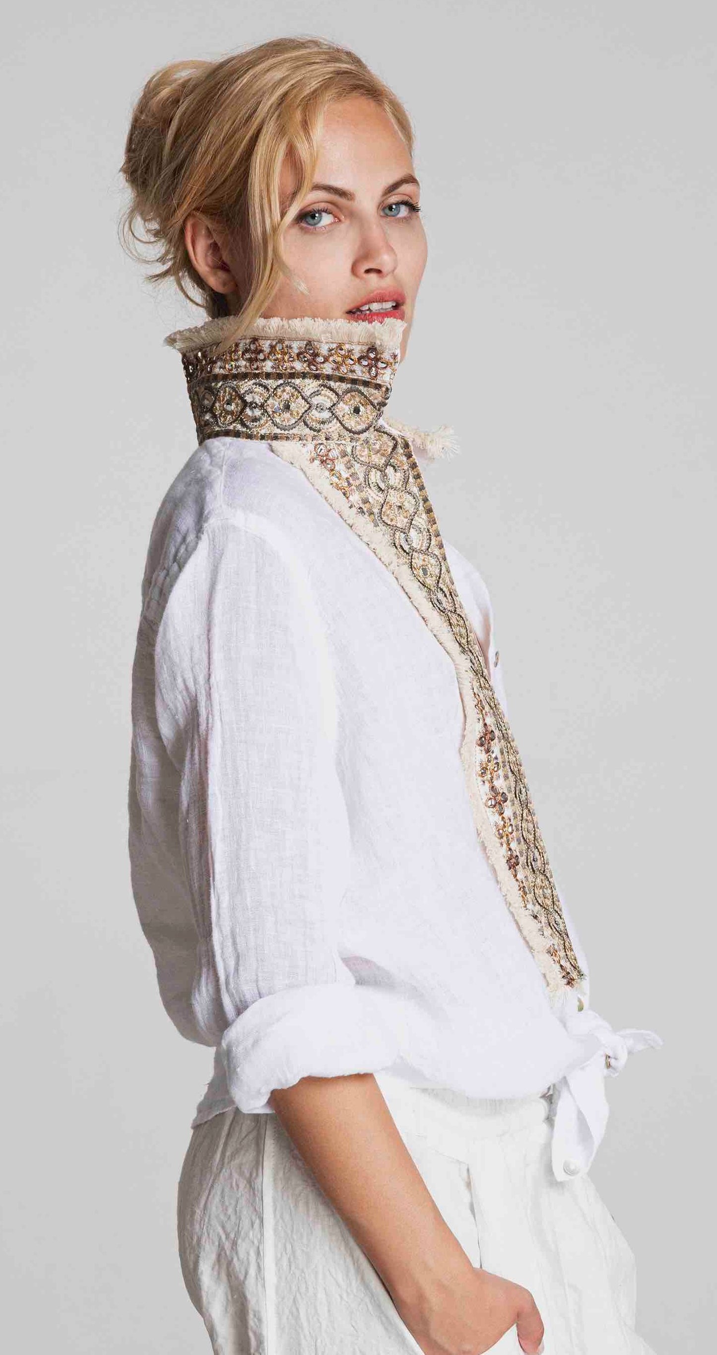 DSM.30 White linen shirt with golden embroideries