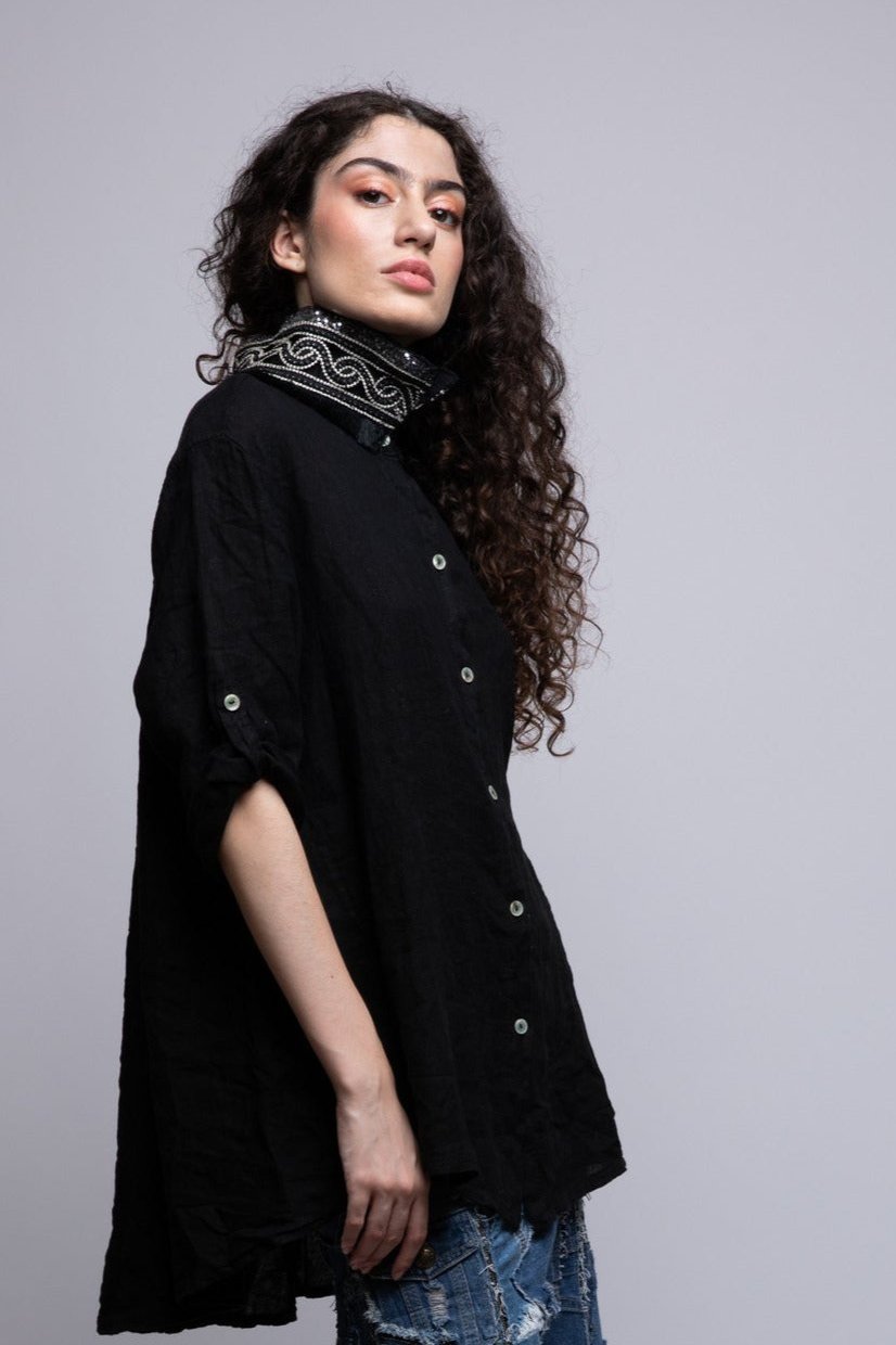 DSM.194 Black linen tunic shirt with collar embroideries